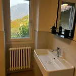 Casa Eleonora Lezzeno