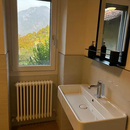 Casa Eleonora Lezzeno