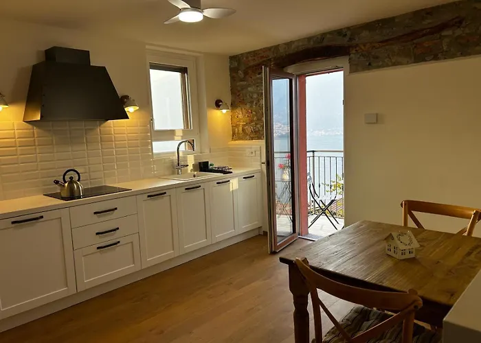 Casa Eleonora Lezzeno